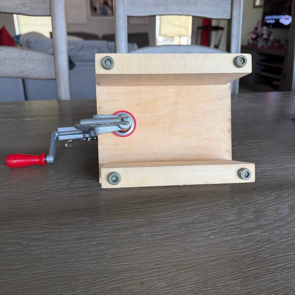 Pampered Chef APCS Apple Peeler Corer Slicer with Wood Block Stand - Picture 4 of 4